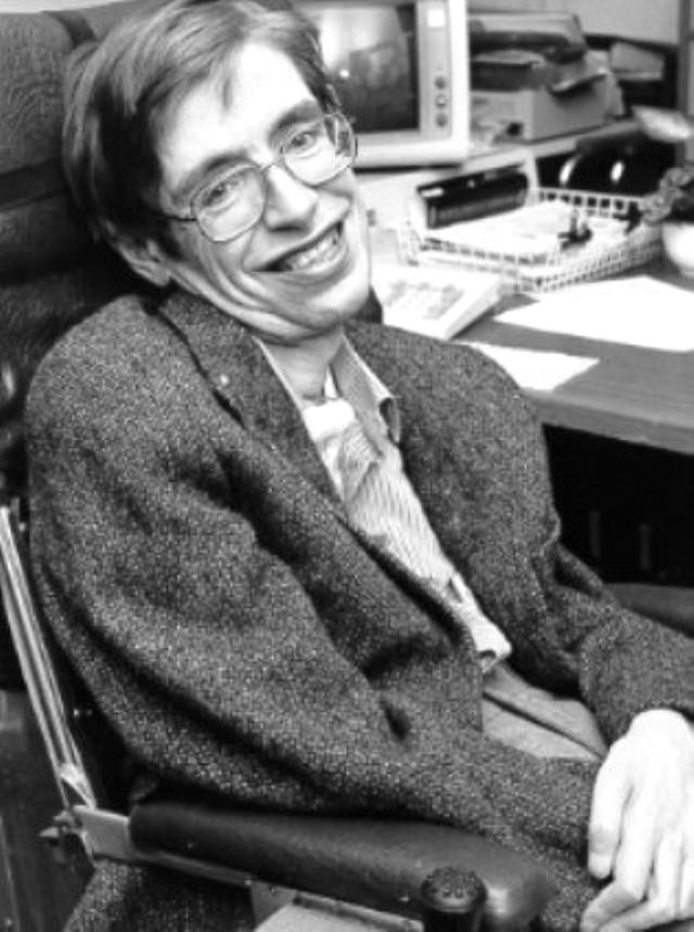 Ünlü Fizik Profesörü Stephen Hawking Hayatını Kaybetti