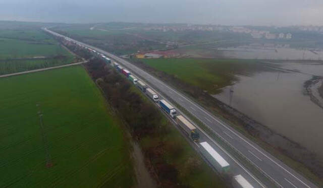 Kapıkule'de Kuyruk Çilesi! 28 Kilometreyi Aştı