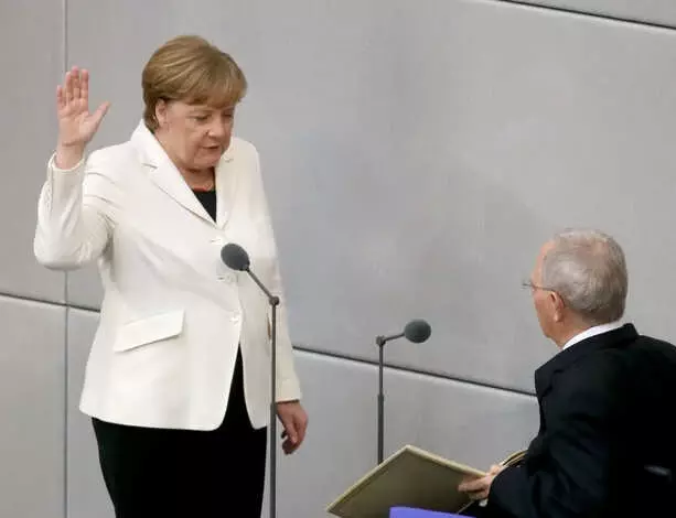 Dünyanın En Güçlü Kadınlarından Merkel'in 4. Dönemi Resmen Başladı