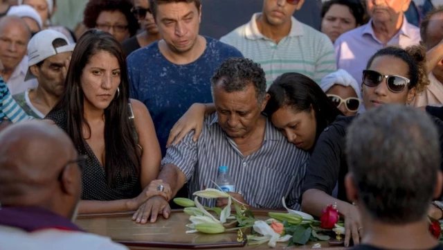 Brezilya'da Polis Şiddetini Eleştiren Siyasetçi Öldürüldü, On Binler Sokağa Çıktı