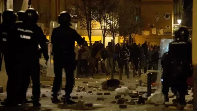 Madrid'de Göçmen Satıcının Ölümü Şiddetli Protestolara Yol Açtı