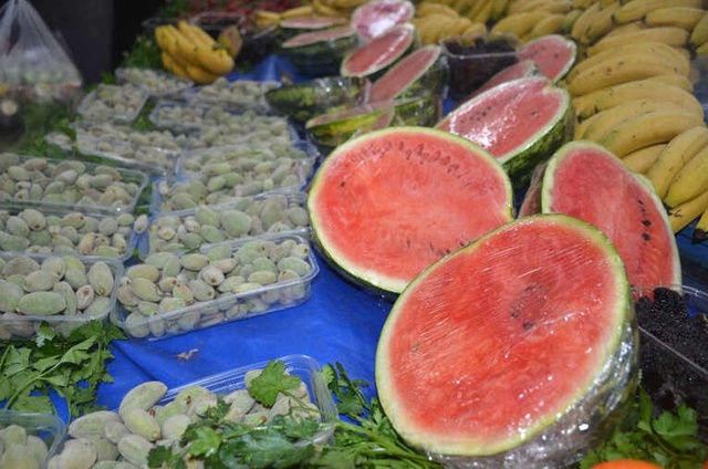 En Çok Hamile Kadınlar Alıyor! Fiyatı Cep Yakan Karpuz Yarım Satılıyor