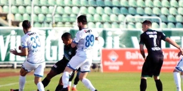 9 Gollü Maçta Erzurumspor, Giresunspor'u 5-4 Yendi