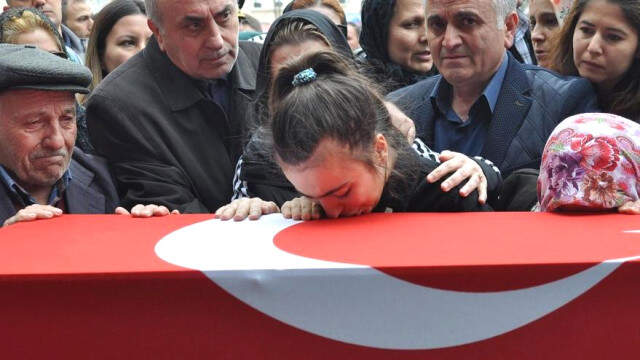 Afrin Şehidi Binbaşı Dunca'nın Yürek Yakan Vasiyeti: Vatan İçin Can Verdiğim Bilinsin Afrin Şehidi Binbaşı Dunca'nın Yürek Yakan Vasiyeti: Vatan İçin Can Verdiğim Bilinsin