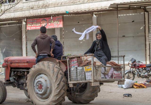 Türk Askerinin Kontrolü Sağladığı Afrin'e Siviller Dönmeye Başladı