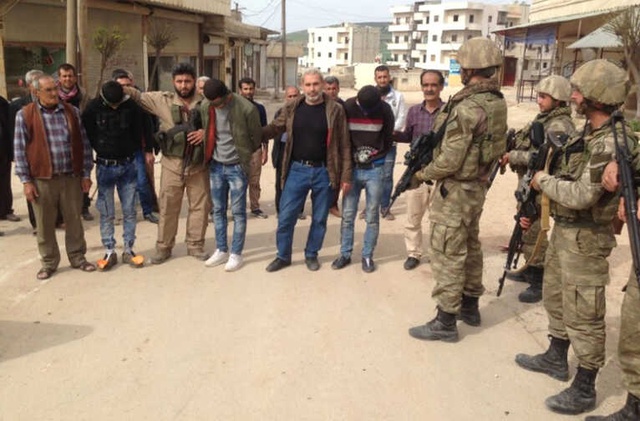Afrin Halkı, Teröristleri Mehmetçik'e Böyle Teslim Etti