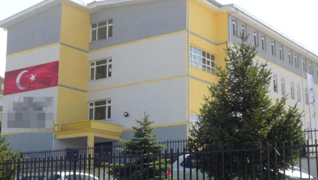 Öğretmen, Liseli Kızları Odasına Çağırıp Taciz Etti: Söyleyin Bakalım, Hanginiz Bakire Değil