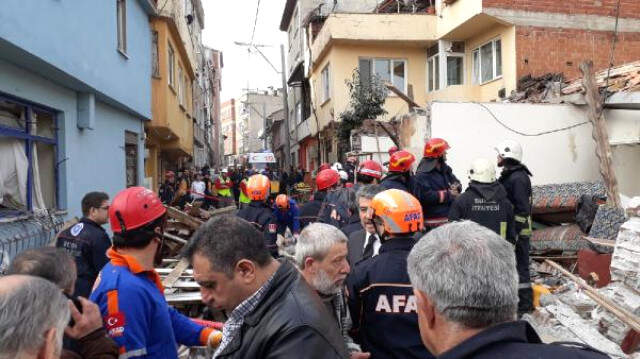 Bursa'da Doğal Gaz Patlaması! Ev Enkaza Döndü: 1 Kişi Öldü, 2 Kişi Yaralandı