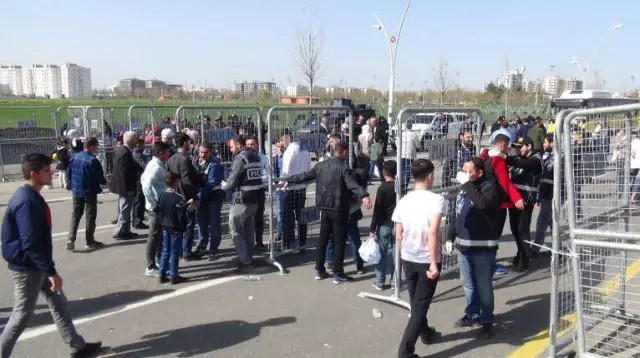 Diyarbakır'da Nevruz Hareketliliği Başladı