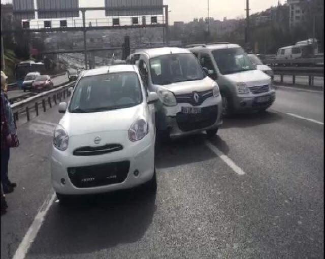 Haliç Köprüsü Çıkışında Feci Kaza, 2 Şerit 1 Saat Trafiğe Kapandı: 2 Yaralı