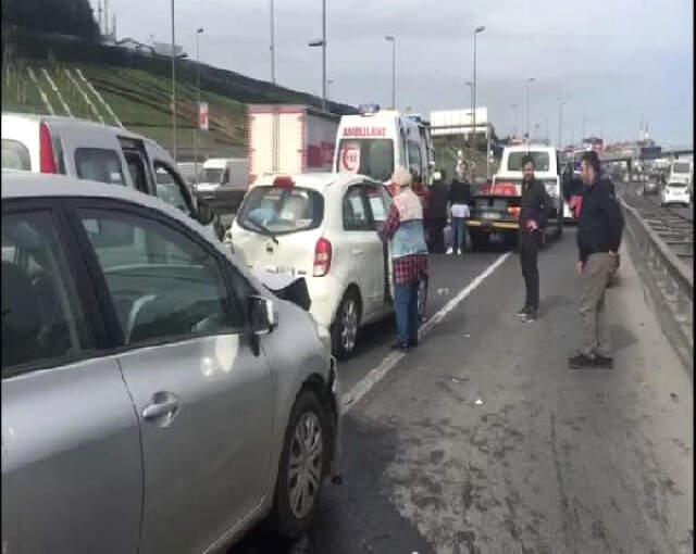 Haliç Köprüsü Çıkışında Feci Kaza, 2 Şerit 1 Saat Trafiğe Kapandı: 2 Yaralı