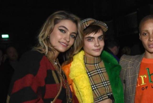 Paris Jackson, Ünlü Model Delevingne ile İlişki Yaşıyor