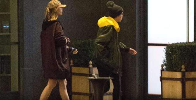 Paris Jackson, Ünlü Model Delevingne ile İlişki Yaşıyor