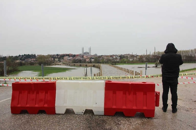 Tunca Nehri Kırmızı Alarm Seviyesine Yükseldi! Er Meydanı Sular Altında Kaldı