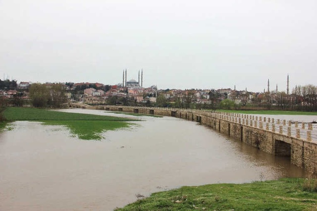 Tunca Nehri Kırmızı Alarm Seviyesine Yükseldi! Er Meydanı Sular Altında Kaldı