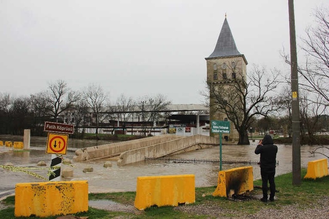 Tunca Nehri Kırmızı Alarm Seviyesine Yükseldi! Er Meydanı Sular Altında Kaldı