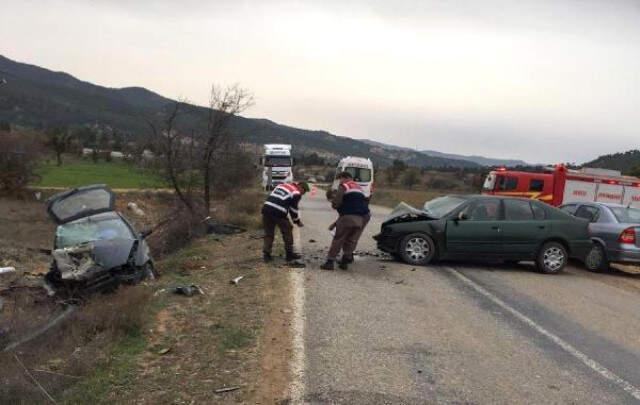 Kayınpederinin Cenazesine Gidiyordu, Feci Kazada Karnında İkiz Bebekleriyle Can Verdi