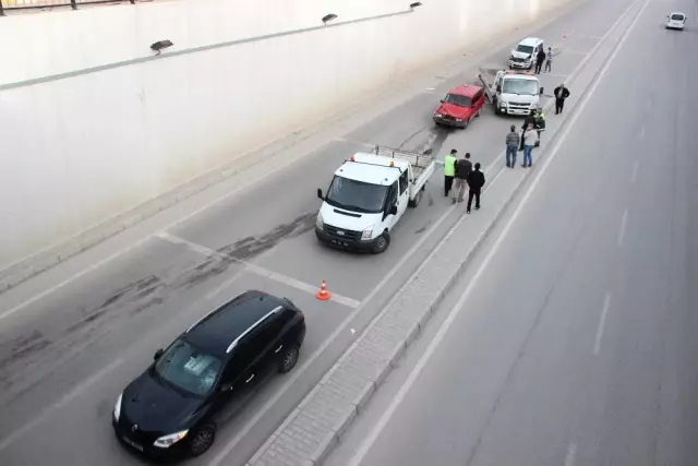 Otomobilinin Ön Camına Havadan Korkuluk Demiri Düştü, Ölümden Döndü