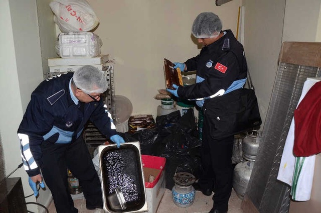 Ruhsatsız Üretim Yapılan Pastanede Çekilen Görüntüler Mide Bulandırdı