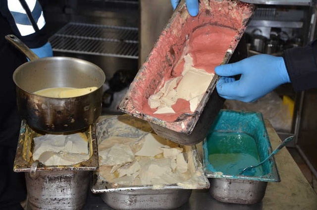 Ruhsatsız Üretim Yapılan Pastanede Çekilen Görüntüler Mide Bulandırdı