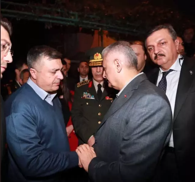 Başbakan Yıldırım ve Akar Paşa, Şehit Üsteğmenin Ailesine Taziyelerini İletti