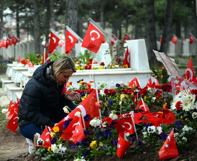Eskişehirspor, Şehit Binbaşı Mithat Dunca'nın Vasiyetini Yerine Getirdi