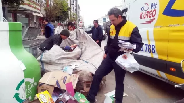 Hurdacı Çocuk Resmi Evrakları Çöp Zannedip Aldı, Ekipler Peşine Düştü