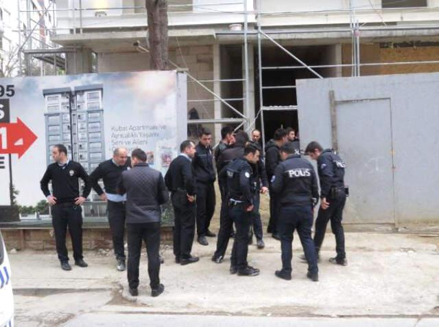 Hırsız Polislere Kürekle Saldırdı! 3 Polis Yaralandı