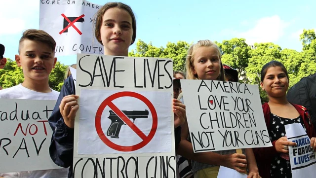 ABD'de On Binlerce Kişi Bireysel Silahlanmaya Karşı Meydanlarda