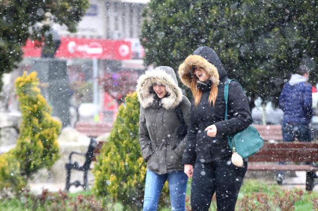 Kırkalareli'de Kar Yağdı! Uludağ'da ise Kar Kalınlığı 123 Santimetreye Ulaştı