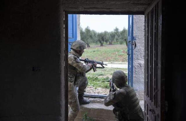 Afrin'de Teröristlerin Tam Teşekküllü Yer Altı Hastanesi Bulundu! İlk Yardım Malzemeleri ABD Malı Çıktı