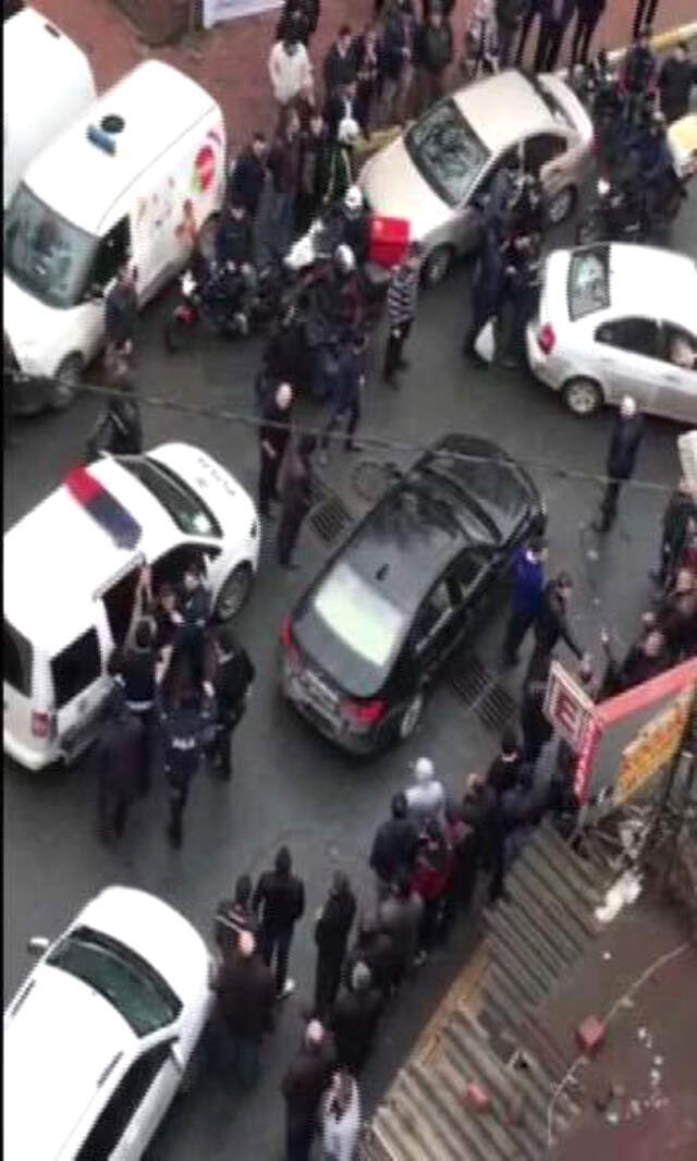 Sarıyer'de Keçi Kavgası Kamerada; Polis Biber Gazı ile Ayırdı Sarıyer'de Kaçırılan Keçi İçin Taraflar Kavgaya Tutuştu, Polisin Biber Gazıyla Ayırdığı Kavga Kamerada