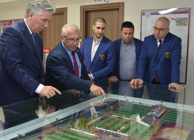 UEFA Gençlik Merkezi Başkanı John Delaney: Burada Bir Futbol Felsefesi Var