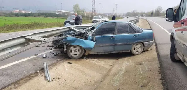 Mucize Kurtuluş! Hurdaya Dönen Arabadan Sağ Çıktı