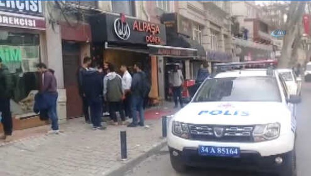 Döner Bıçağıyla Saldırı Anı Kamerada! Kılıç Gibi Kullandı: 1 Yaralı