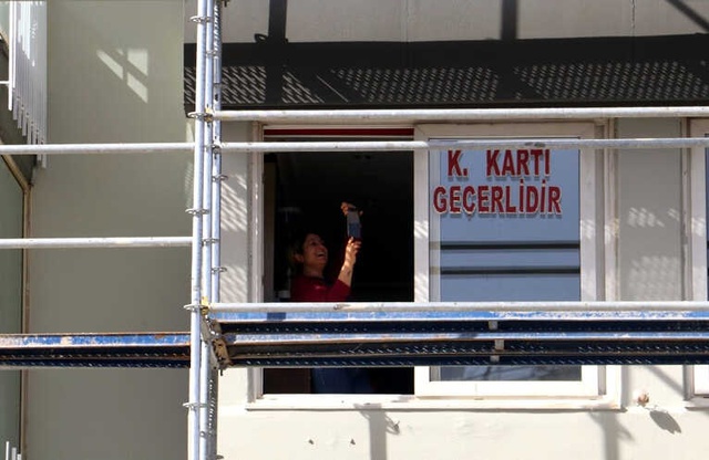 İntihar Girişimini Çocuklarıyla İzleyip Canlı Yayın Yapan Vatandaşlar Pes Dedirtti