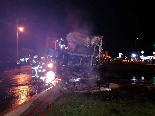 Madeni Yağ Yüklü Tanker Alev Alev Yandı