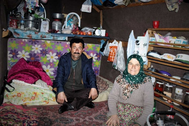 Gerçek Survivor! 34 Yıldır <a class='keyword-sd' href='/ormana/' title='Ormana'>Ormana</a> Kurdukları Çadırda Yaşıyorlar