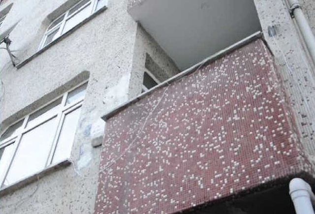 Hırsız Balkondan Girdi, Uyuyan Kadının Boynundan Kolyesini Kopardı! Kamera Kayıttaydı