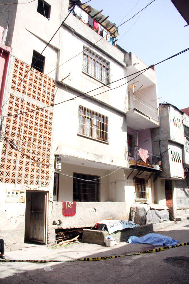 Sağır ve Dilsiz Adam Kira Borcunu Ödeyemedi, Çatıdan Atlayarak İntihar Etti Engelli Vatandaş Kira Borcunu Ödeyemedi, Çatıdan Atlayarak İntihar Etti