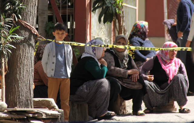 Sağır ve Dilsiz Adam Kira Borcunu Ödeyemedi, Çatıdan Atlayarak İntihar Etti Engelli Vatandaş Kira Borcunu Ödeyemedi, Çatıdan Atlayarak İntihar Etti