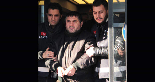 Sokakta Alkollü Halde Zıpkınla Dolaşan Psikoloğu Öldüren Sanık: Çok Üzgünüm, Hiç Aklımdan Çıkmıyor Sokakta Alkollü Halde Zıpkınla Dolaşan Psikoloğu Öldüren Sanık: Çok Üzgünüm, Hiç Aklımdan Çıkmıyor