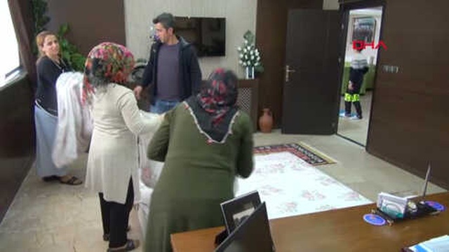 İranlı Turistler, Otelde Yer Bulamayınca Öğretmenevi Müdürünün Makam Odasında Kaldı