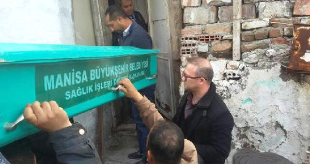93 Yaşındaki Yaşlı Adam, Kendini Evin Tavanına, Kabloyla Asarak İntihar Etti