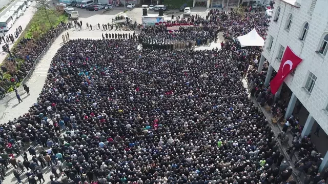 Samsun Şehidi İçin Saf Tuttu! Uzman Çavuş Samet'i Binler Uğurladı