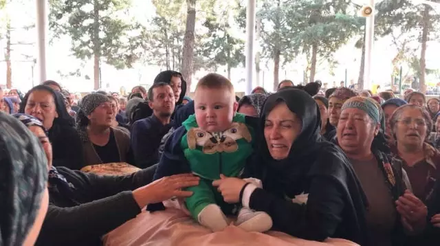 Kocası Katletmişti! Gül Gülizar'ın Tabutunu Kadınlar Omuzladı