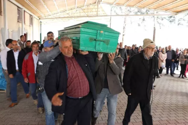 Kocası Katletmişti! Gül Gülizar'ın Tabutunu Kadınlar Omuzladı