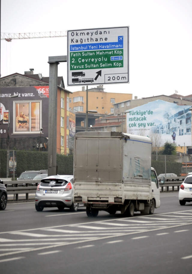 İstanbul Tabelalarına Yeni Havalimanı Güncellemesi
