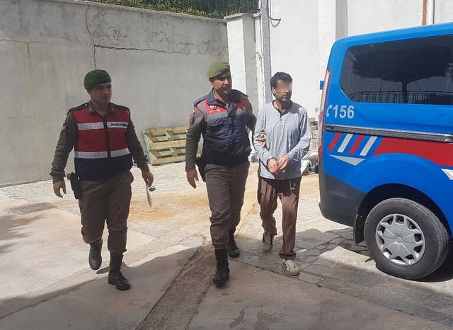 Çocuğuyla Birlikte Tuvalete Giren Kadının Ardından Girip Cinsel Tacizde Bulundu