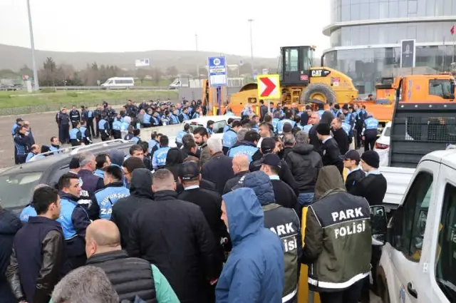 Kartal'da Gerginlik! İBB Zabıtaları ile Kartal Belediyesi Zabıtaları Arasında Tartışma Çıktı